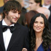 Ashton Kutcher acusado de infiel por segunda vez.