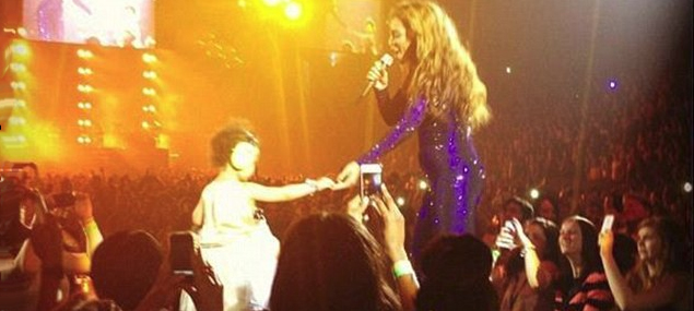 Beyonc y Blue Ivy comparten escenario