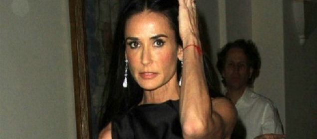 Demi Moore sali de rehabilitacin
