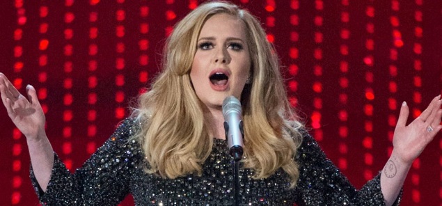 El padre de Adele llama a la polica... por culpa de su hija