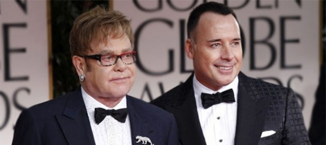 Elton John quiere tener otro hijo