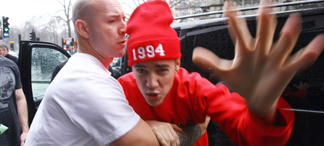 Justin Bieber quiso golpear a un paparazzi