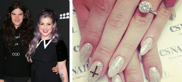 Kelly Osbourne muestra su anillo de compromiso