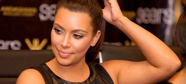 Kim Kardashian est oficialmente divorciada