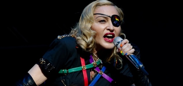 Madonna vuelve a ser denunciada por sus fans