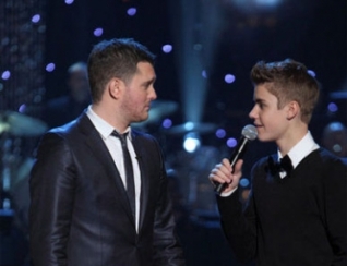 Nueva York ilumina rbol Navidad con Bieber y Buble