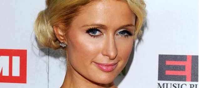 Paris Hilton ataca a los gays