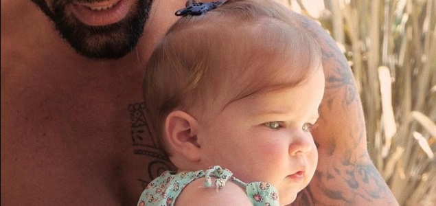 Ricky Martin presenta a su hija Luca: La luz de mis ojos