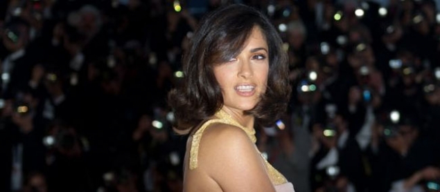 Salma Hayek es honrada por los franceses